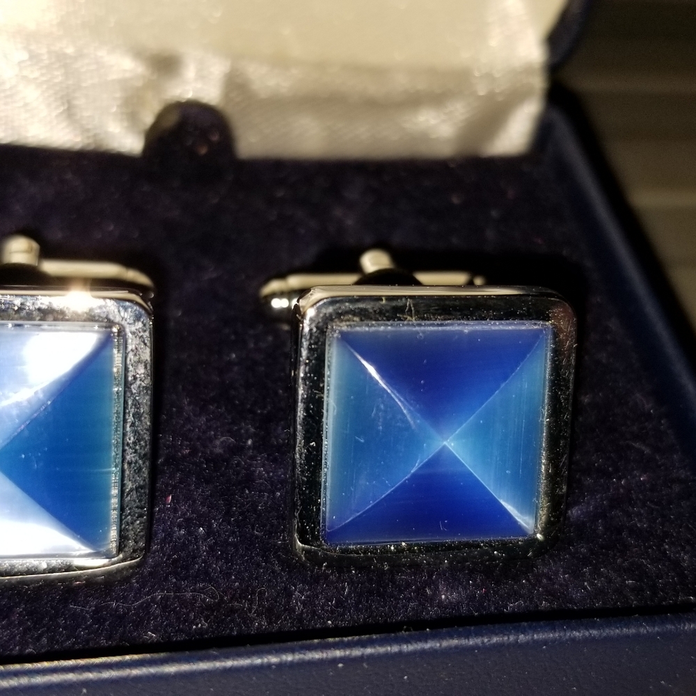 Cuff links - Picture 2 of 2